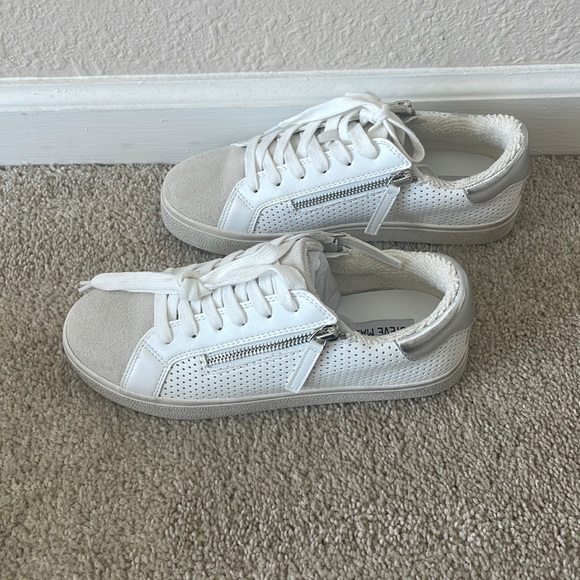 parka low top sneaker steve madden